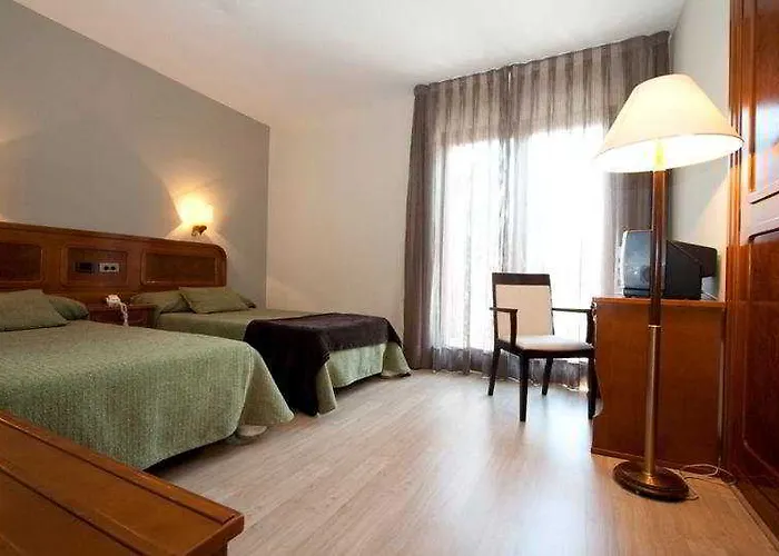 酒店 Snoe Condes Del Pallars 3*