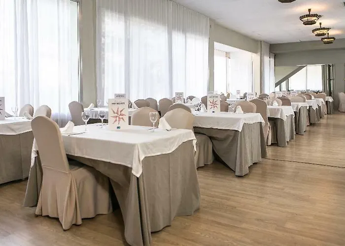 酒店 Snoe Condes Del Pallars 3*
